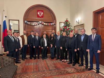 Ливантәи Ареспубликаҿы имҩаҧысит Аҧснытәи аделегациеи Урыстәылатәи Афедерациа ахьӡала Ливантәи Ареспубликаҿы иҟоу Азинмчы нагӡа змоу ацҳаражәҳәаҩ Алеқсандр Рудакови реиҧылара