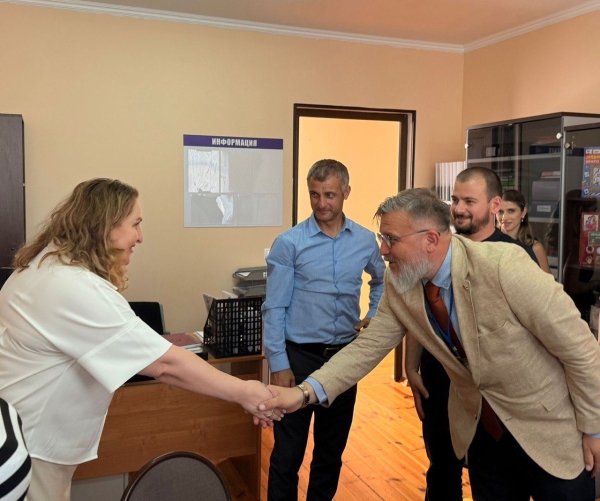 Аҟәатәи ацхыраагӡатә школ аномер 17 аҟны имҩаҧысит ҳџьынџьуаҩ Џьан Ашьхаруа дызлахәыз аусуратә еиҧылара