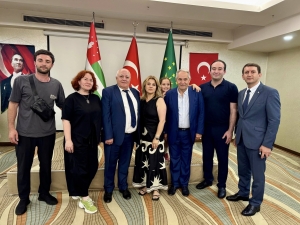 Арҭ амшқәа рзы Аҧснытәи аделегациа аусуратә ныҟәарақәа рҳәаақәа ирҭагӡаны Ҭырқәтәылатәи Ареспублика иаҭааит